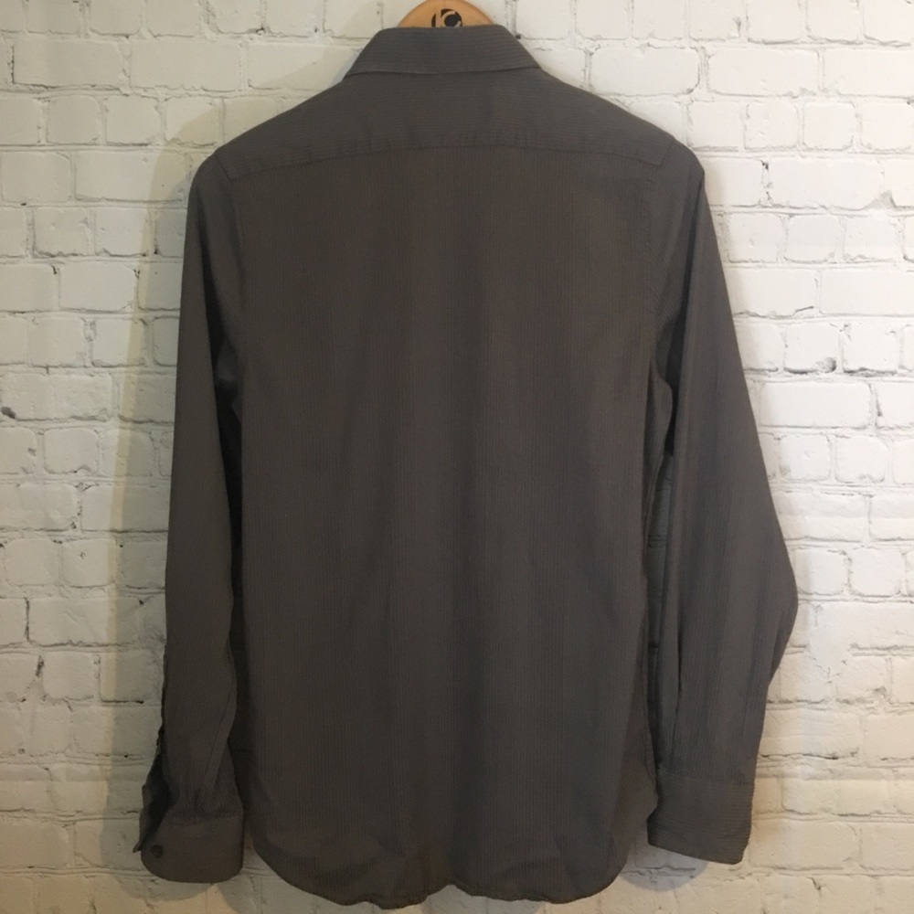 Express button down - Picture 2 of 3